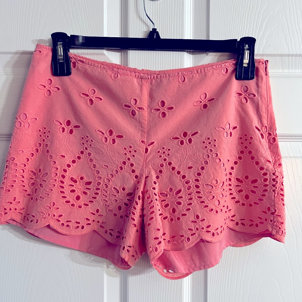 Southern Tide Shorts Peach Color Size 8 Inseam 3.5” Worn Once Like New